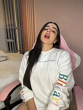 Snapshot of Victoria-And1 chatting on 02-04-26, 01:33 Victoria-And1 online show from 02-04-26, 01:33