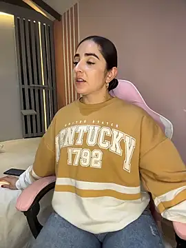 Snapshot of Victoria-And1 chatting on 02-10-26, 01:10 Victoria-And1 online show from 02-10-26, 01:10