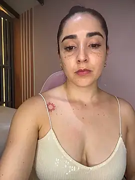 Snapshot of Victoria-And1 chatting on 02-17-26, 01:35 Victoria-And1 online show from 02-17-26, 01:35