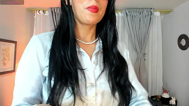 kira moon   online show from 10-12-25, 08:19