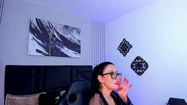 kira moon   online show from 03-12-26, 08:59