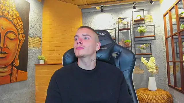 JordanThompson  online show from 03-20-25, 01:57