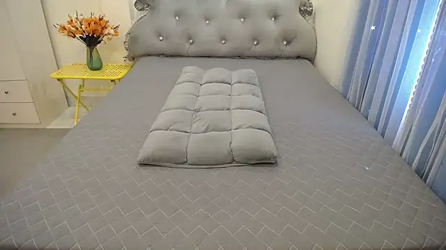 Snapshot of Lavender_Sweet chatting on 10-02-25, 03:24 Lavender Sweet online show from 10-02-25, 03:24