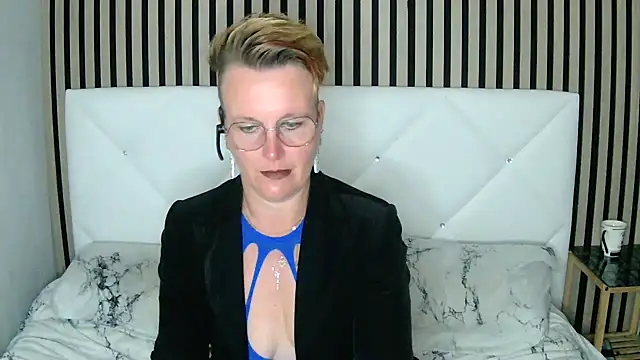 xxNoeliaxx online show from 01-16-25, 11:04