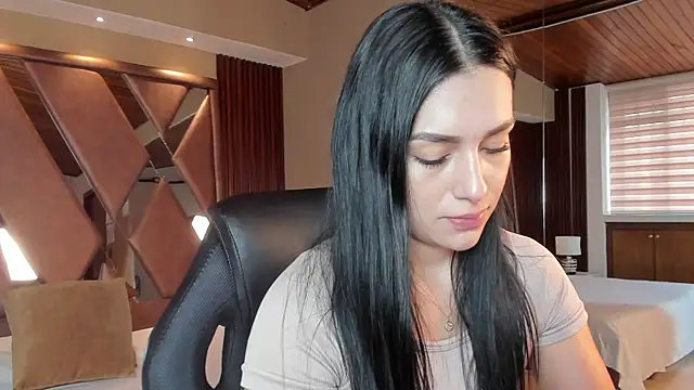 Snapshot of carina_rossi chatting on 10-08-25, 12:03 carina rossi online show from 10-08-25, 12:03