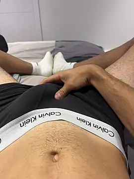 h0rnyguy001 online show from 09-30-25, 05:56