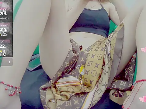 Snapshot of nina9384 chatting on 09-19-25, 09:54 nina9384 online show from 09-19-25, 09:54