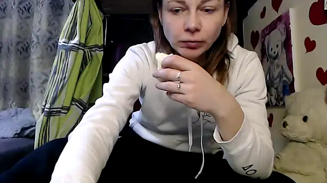 Snapshot of HarleyQuinn_69 chatting on 01-01-25, 09:52 HarleyQuinn 69 online show from 01-01-25, 09:52