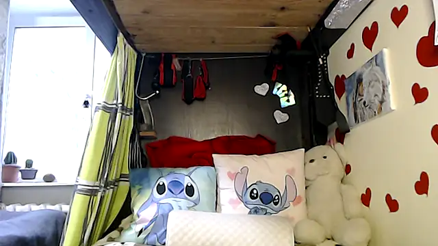 Snapshot of HarleyQuinn_69 chatting on 09-15-25, 02:50 HarleyQuinn 69 online show from 09-15-25, 02:50