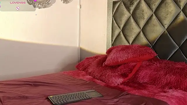 Snapshot of ashley_brend chatting on 02-25-26, 09:35 ashley brend online show from 02-25-26, 09:35