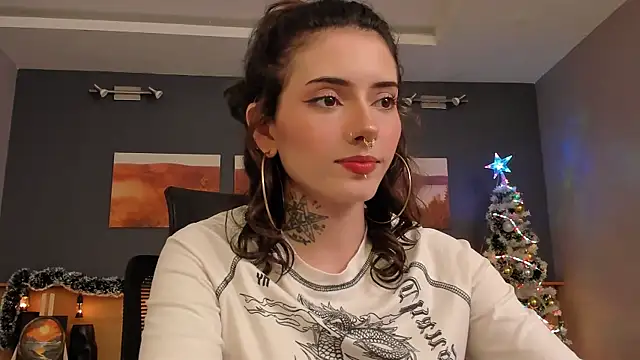 Snapshot of LiliJones_ chatting on 12-04-24, 07:45 LiliJones online show from 12-04-24, 07:45
