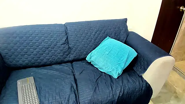 Snapshot of Luna_Dumont chatting on 02-15-25, 06:01 Luna Dumont online show from 02-15-25, 06:01