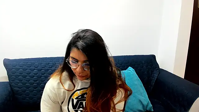 Snapshot of Luna_Dumont chatting on 02-16-25, 11:38 Luna Dumont online show from 02-16-25, 11:38