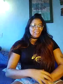 Snapshot of Luna_Dumont chatting on 02-24-25, 02:15 Luna Dumont online show from 02-24-25, 02:15