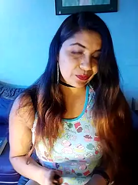 Snapshot of Luna_Dumont chatting on 02-24-25, 08:47 Luna Dumont online show from 02-24-25, 08:47