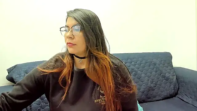 Snapshot of Luna_Dumont chatting on 02-28-25, 11:14 Luna Dumont online show from 02-28-25, 11:14