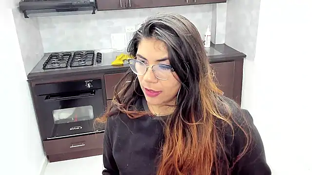 Snapshot of Luna_Dumont chatting on 03-11-25, 11:12 Luna Dumont online show from 03-11-25, 11:12