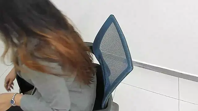 Snapshot of Luna_Dumont chatting on 03-17-25, 11:21 Luna Dumont online show from 03-17-25, 11:21