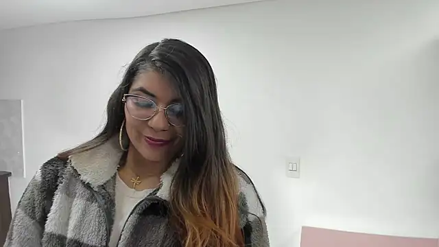 Snapshot of Luna_Dumont chatting on 03-21-25, 11:33 Luna Dumont online show from 03-21-25, 11:33