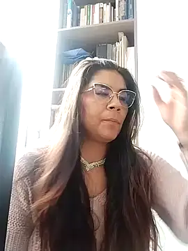 Snapshot of Luna_Dumont chatting on 09-10-25, 01:11 Luna Dumont online show from 09-10-25, 01:11