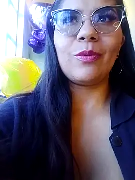 Snapshot of Luna_Dumont chatting on 09-25-25, 01:48 Luna Dumont online show from 09-25-25, 01:48