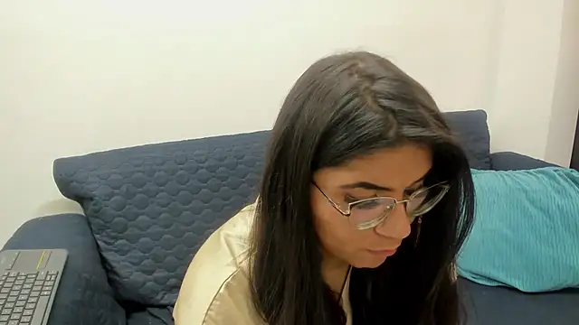 Snapshot of Luna_Dumont chatting on 09-27-25, 08:58 Luna Dumont online show from 09-27-25, 08:58