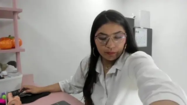 Snapshot of Luna_Dumont chatting on 10-13-25, 11:10 Luna Dumont online show from 10-13-25, 11:10