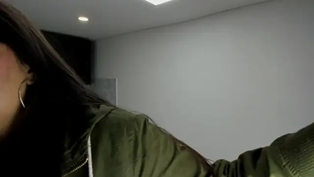 Snapshot of Luna_Dumont chatting on 11-11-25, 11:10 Luna Dumont online show from 11-11-25, 11:10