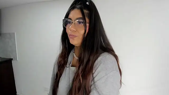 Snapshot of Luna_Dumont chatting on 11-16-25, 11:21 Luna Dumont online show from 11-16-25, 11:21