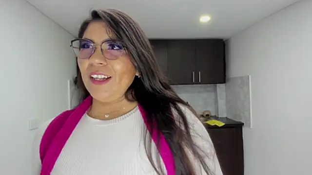 Snapshot of Luna_Dumont chatting on 11-18-25, 11:14 Luna Dumont online show from 11-18-25, 11:14