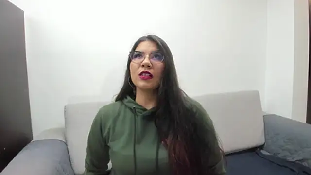 Snapshot of Luna_Dumont chatting on 12-04-25, 11:08 Luna Dumont online show from 12-04-25, 11:08