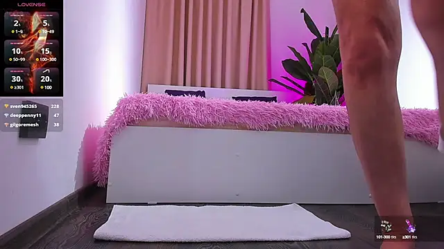 Snapshot of SheilaRyan chatting on 02-18-25, 08:16 SheilaRyan online show from 02-18-25, 08:16