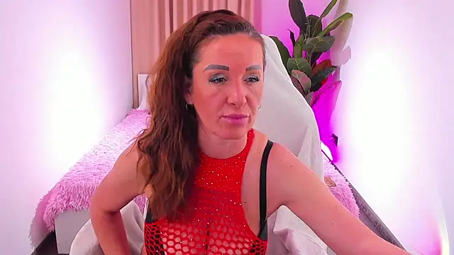 Snapshot of SheilaRyan chatting on 02-19-25, 04:44 SheilaRyan online show from 02-19-25, 04:44