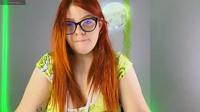 lucie nicolls online show from 02-10-25, 07:38