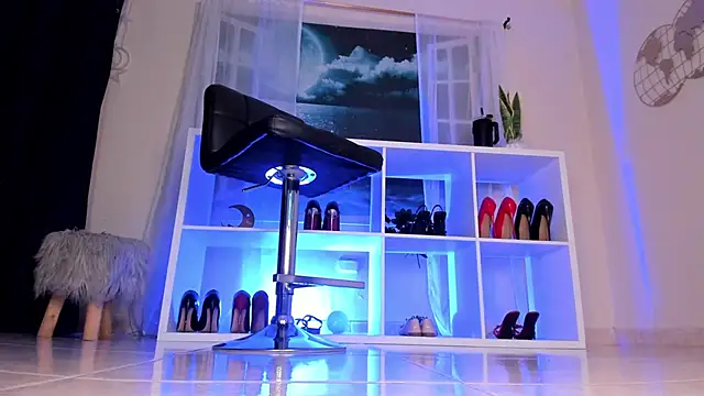 Itzeldreams online show from 10-06-25, 01:30