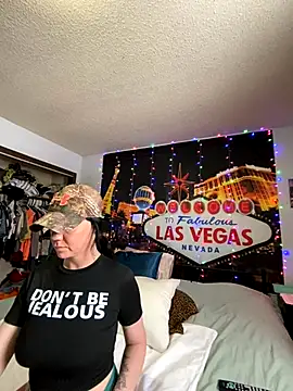 SidneyRaee online show from 12-02-24, 05:04