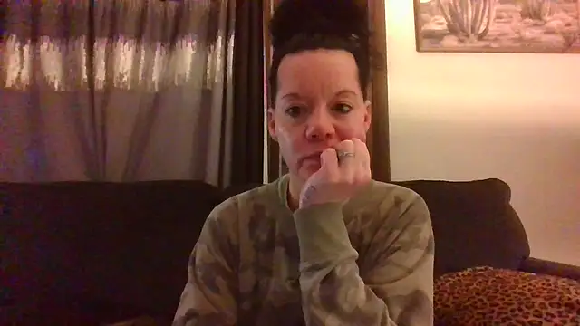 SidneyRaee online show from 12-04-24, 04:38