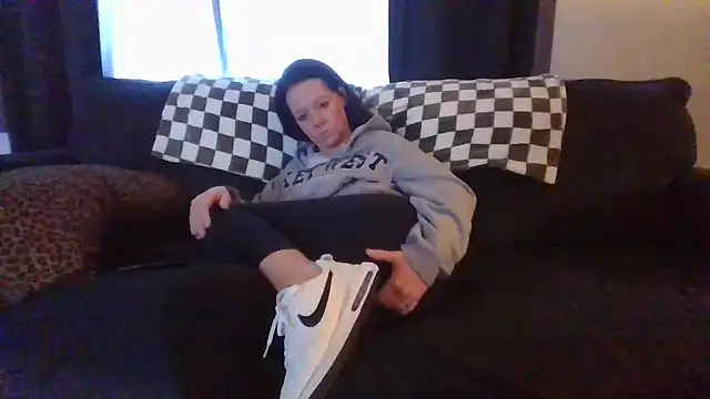 SidneyRaee online show from 12-18-24, 08:03