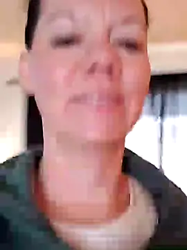 SidneyRaee online show from 12-30-24, 05:44