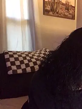 SidneyRaee online show from 11-17-25, 07:19