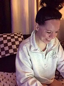 SidneyRaee online show from 11-26-25, 01:23