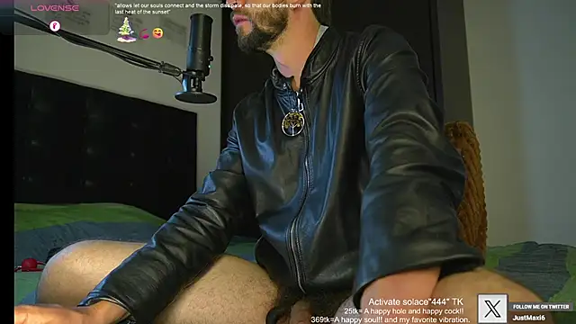 Snapshot of just_maxii chatting on 02-13-25, 12:57 just maxii online show from 02-13-25, 12:57