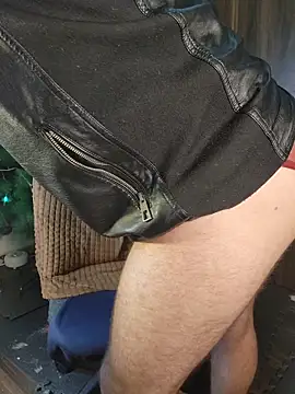 Snapshot of just_maxii chatting on 12-15-25, 12:15 just maxii online show from 12-15-25, 12:15