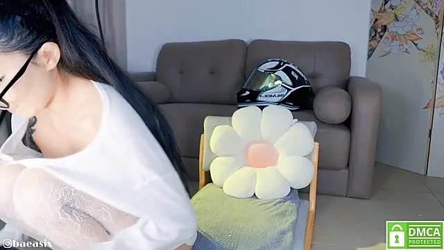 Snapshot of baeasian chatting on 03-18-25, 10:37 baeasian online show from 03-18-25, 10:37