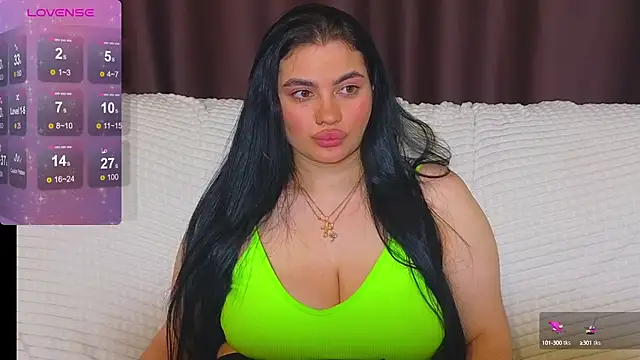 Nikki Kardashian online show from 02-07-25, 02:29