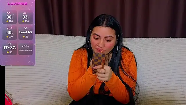 Nikki Kardashian online show from 02-11-25, 10:18