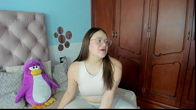 Snapshot of _Sarahh_0 chatting on 01-09-25, 01:45  Sarahh 0 online show from 01-09-25, 01:45