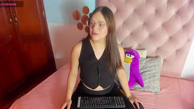 Snapshot of _Sarahh_0 chatting on 02-28-25, 01:58  Sarahh 0 online show from 02-28-25, 01:58