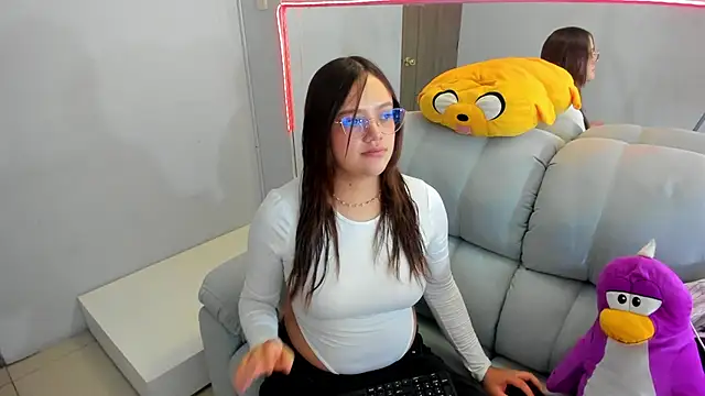 Snapshot of _Sarahh_0 chatting on 10-07-25, 01:30  Sarahh 0 online show from 10-07-25, 01:30