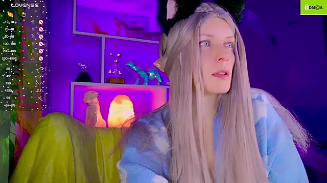 Snapshot of Flash_Summer chatting on 11-30-25, 12:09 Flash Summer online show from 11-30-25, 12:09